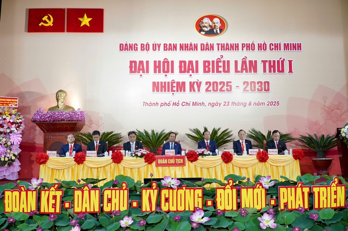 Chủ tịch UBND TP HCM Nguyễn Văn Được làm Bí thư Đảng ủy UBND thành phố nhiệm kỳ 2025-2030- Ảnh 1. Chủ tịch UBND TP HCM Nguyễn Văn Được làm Bí thư Đảng ủy UBND thành phố nhiệm kỳ 2025-2030- Ảnh 1.