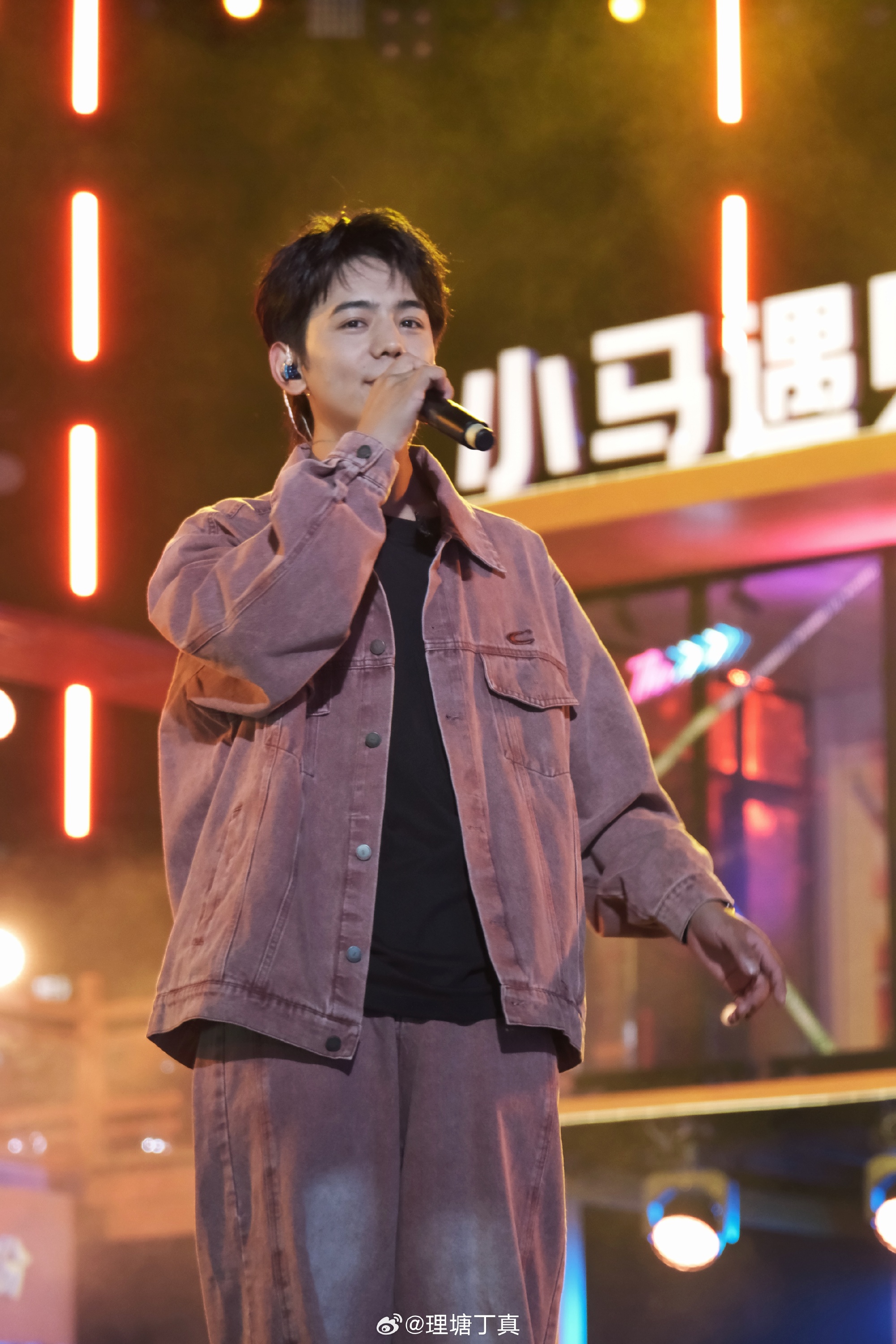 Chàng trai chăn bò bỗng nổi tiếng toàn quốc, vào showbiz đóng phim vì quá đẹp trai giờ ra sao?- Ảnh 3.