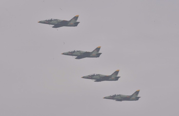 "Hổ mang chúa" Su30-MK2 bay qua Quảng trường Ba Đình- Ảnh 14. "Hổ mang chúa" Su30-MK2 bay qua Quảng trường Ba Đình- Ảnh 14.