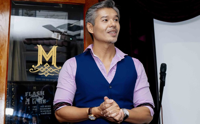 Mỹ nam bị ghét nhất Mưa Đỏ: Nói 6 thứ tiếng cực đỉnh, nét đẹp lai Tây hiếm có khó tìm- Ảnh 3.