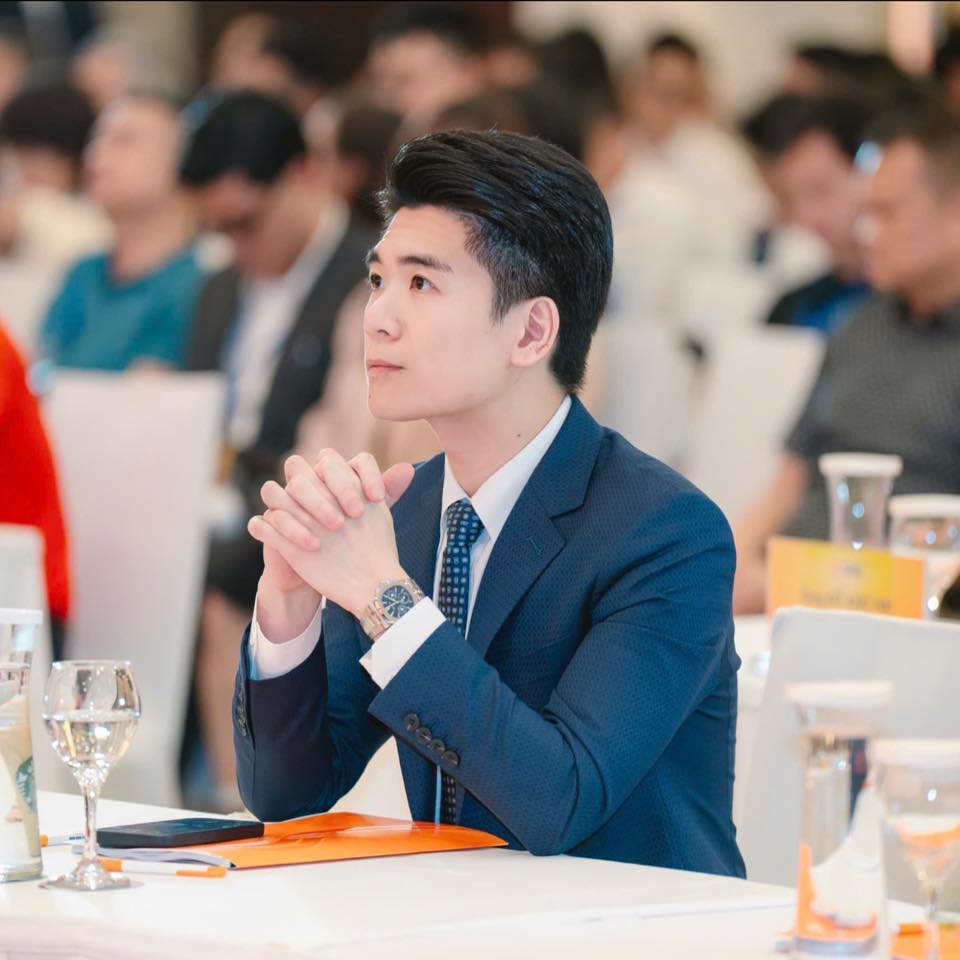 Phó tổng giám đốc Đỗ Quang Vinh bị thời gian "chối bỏ"- Ảnh 7. Phó tổng giám đốc Đỗ Quang Vinh bị thời gian "chối bỏ"- Ảnh 7.