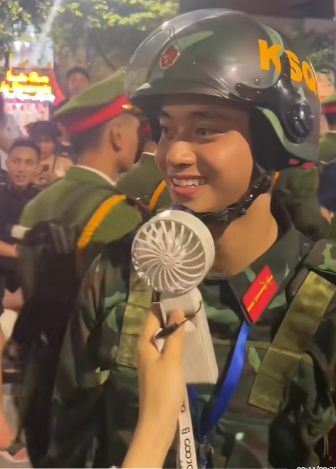 Top 10 quân nhân "không lỗ hổng visual" được cả nước mê ở hiện tại- Ảnh 20. Top 10 quân nhân "không lỗ hổng visual" được cả nước mê ở hiện tại- Ảnh 20.