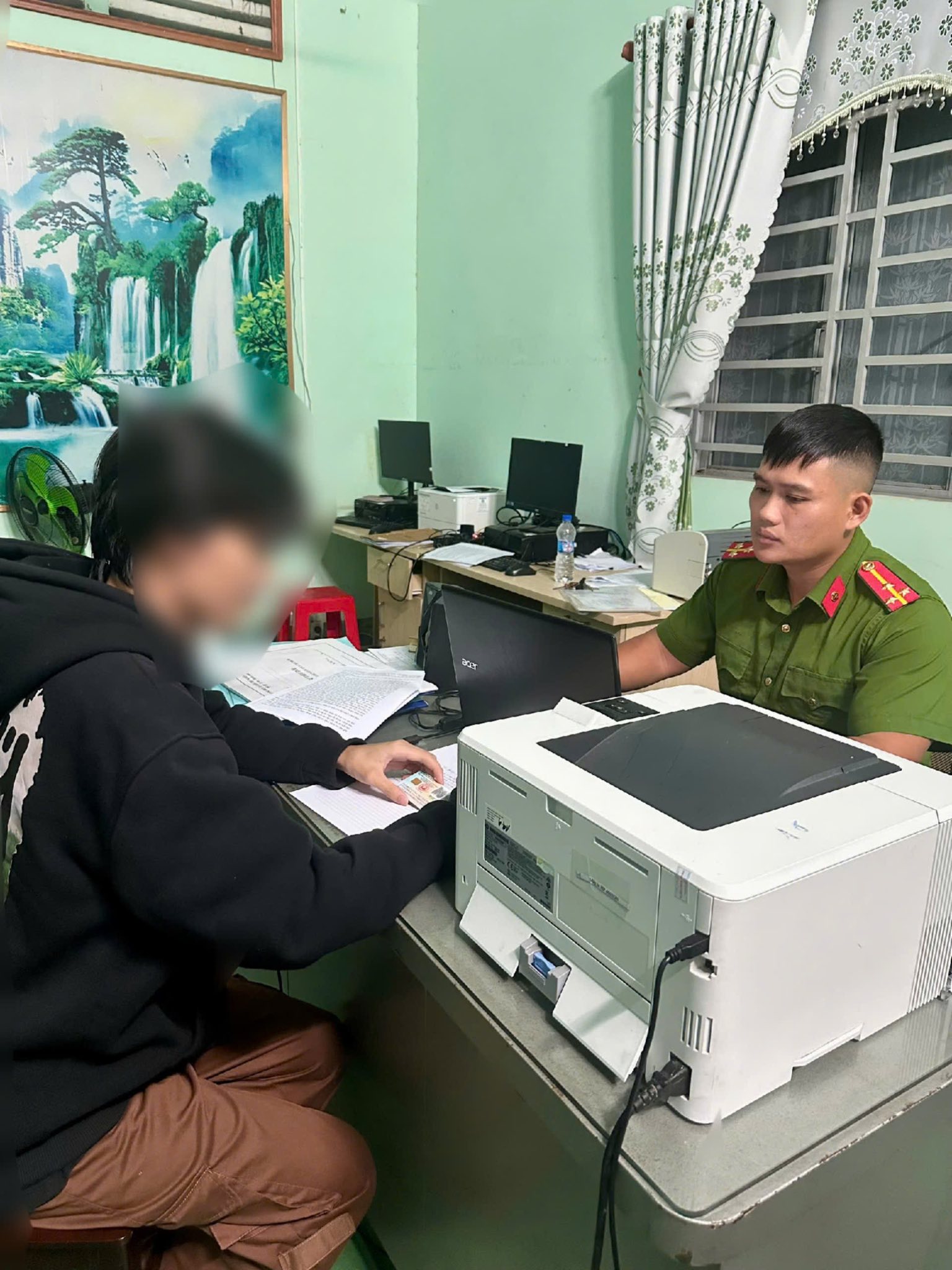 Nhận cuộc gọi từ người lạ, nam thanh niên bị đòi tiền chuộc hàng trăm triệu đồng- Ảnh 1. Nhận cuộc gọi từ người lạ, nam thanh niên bị đòi tiền chuộc hàng trăm triệu đồng- Ảnh 1.