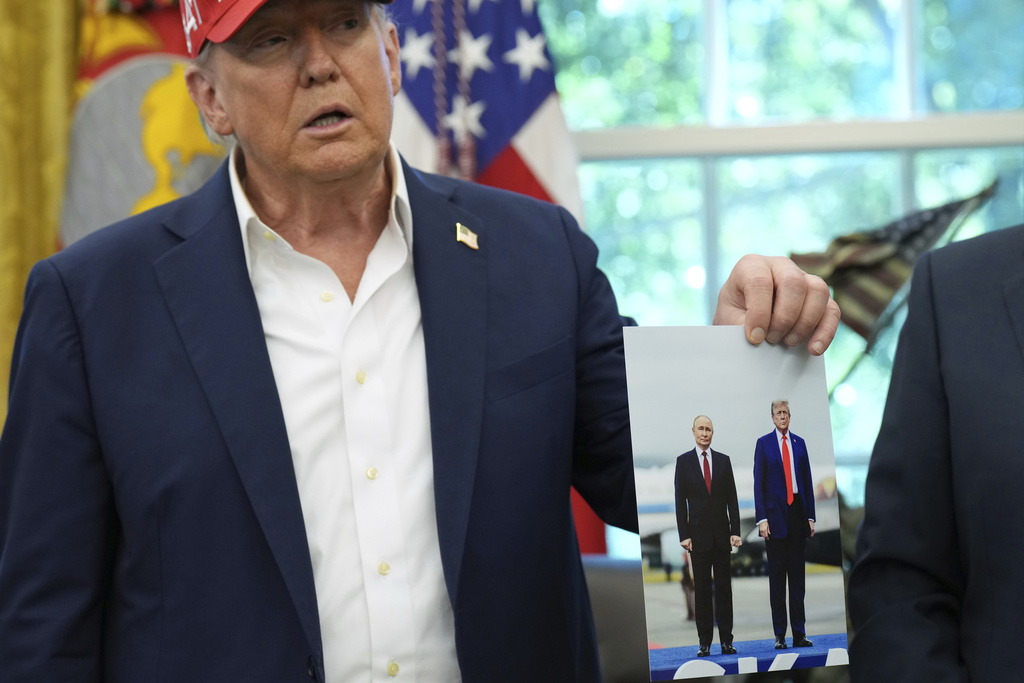 Tổng thống Trump tiếp tục đe dọa trừng phạt Nga- Ảnh 2. Tổng thống Trump tiếp tục đe dọa trừng phạt Nga- Ảnh 2.