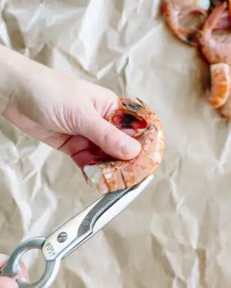 Cách dễ nhất để rút chỉ đen ở lưng tôm - Chuyên gia ẩm thực đảm bảo thành công mỹ mãn- Ảnh 1. Cách dễ nhất để rút chỉ đen ở lưng tôm - Chuyên gia ẩm thực đảm bảo thành công mỹ mãn- Ảnh 1.