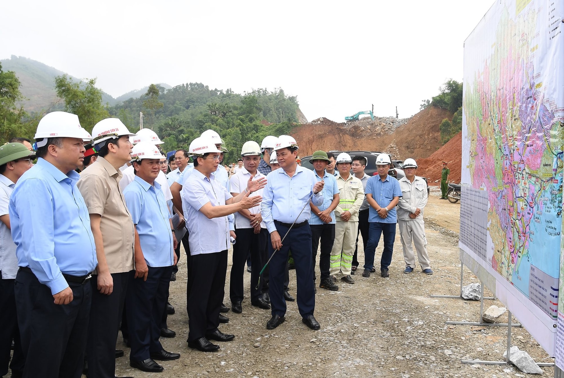Phó Thủ tướng Bùi Thanh Sơn thúc tiến độ 4 dự án cao tốc trọng điểm phía Bắc- Ảnh 1. Phó Thủ tướng Bùi Thanh Sơn thúc tiến độ 4 dự án cao tốc trọng điểm phía Bắc- Ảnh 1.