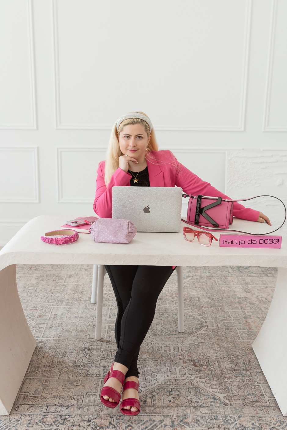 Cô gái từng nghèo đến mức không có giường để ngủ: Đổi đời nhờ MXH, 