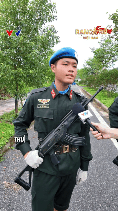 Màn trả lời phỏng vấn VTV bằng tiếng Anh của chiến sĩ tham gia diễu binh A80 gây sốt- Ảnh 1.