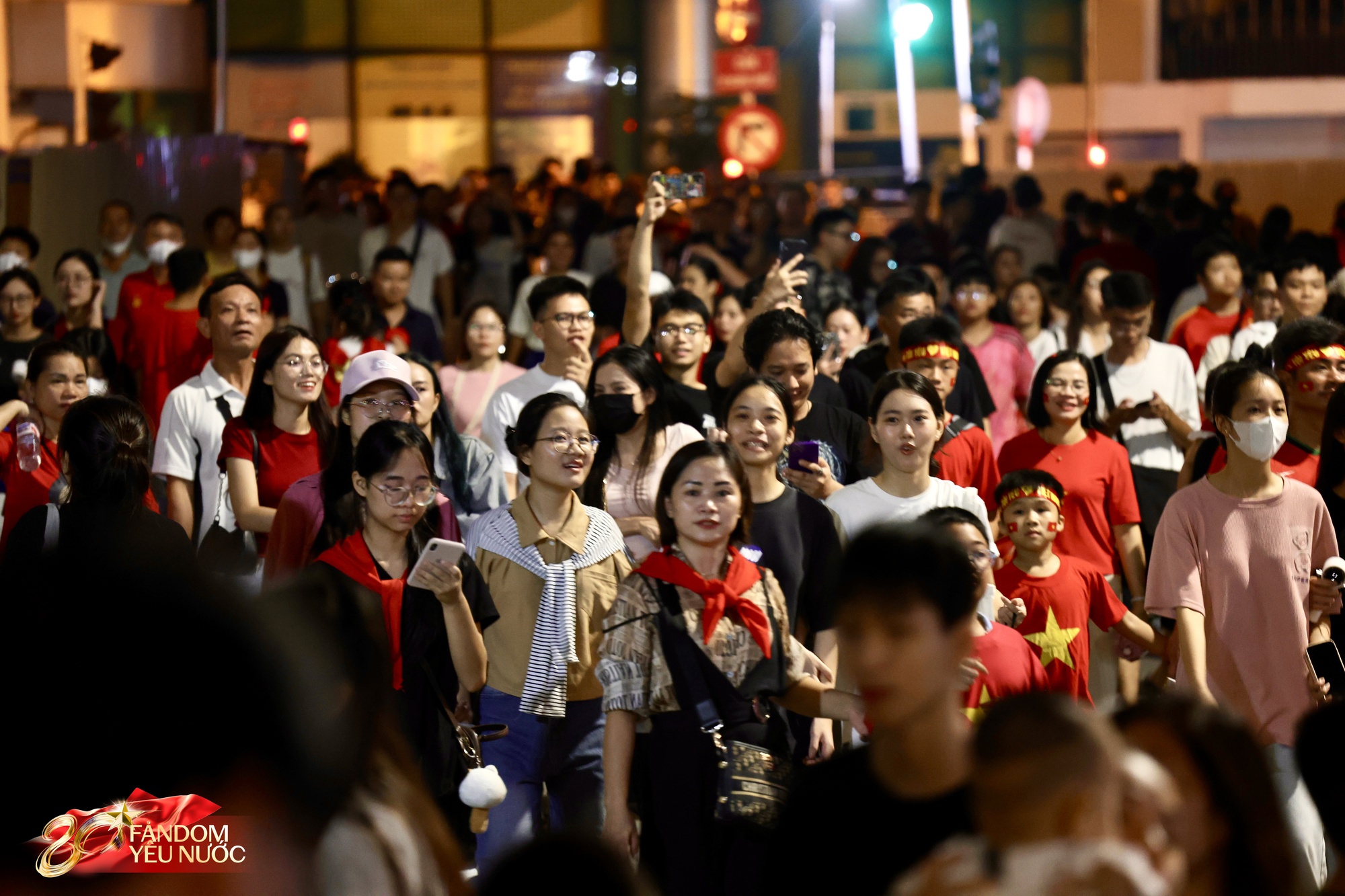 Hà Nội lúc này, đông kỷ lục!- Ảnh 6.