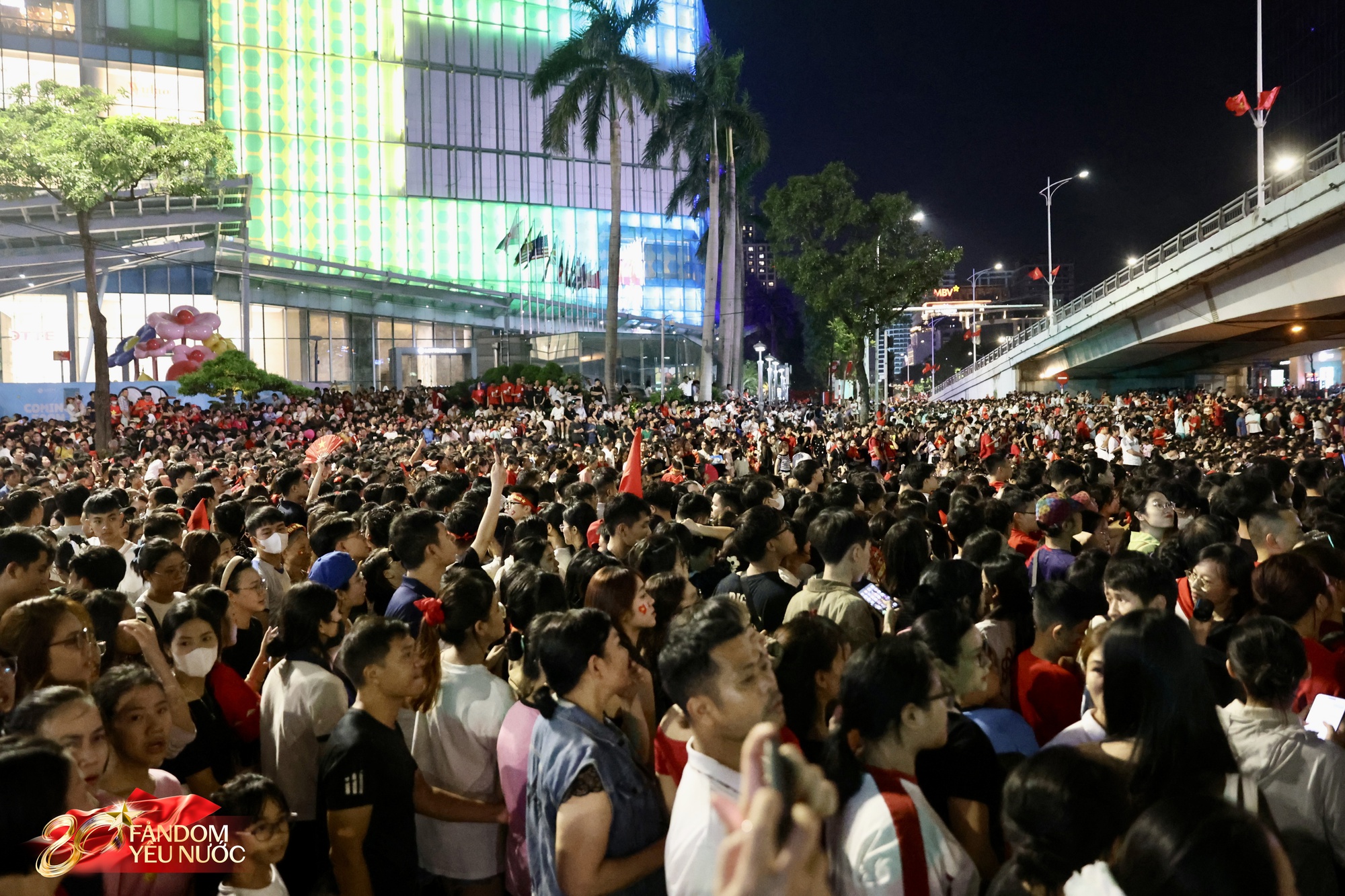 Hà Nội lúc này, đông kỷ lục!- Ảnh 7.