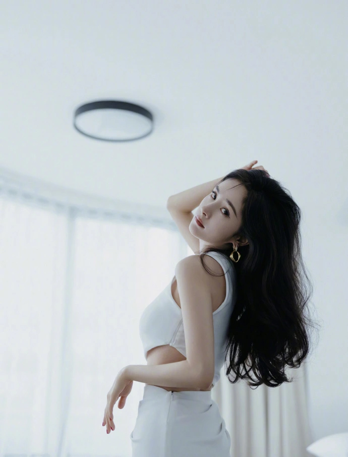 Dương Mịch giữ eo thon, da trắng mịn với nhan sắc 13 năm không đổi nhờ 1 cách ăn giảm cân, ổn định đường huyết- Ảnh 7. Dương Mịch giữ eo thon, da trắng mịn với nhan sắc 13 năm không đổi nhờ 1 cách ăn giảm cân, ổn định đường huyết- Ảnh 7.