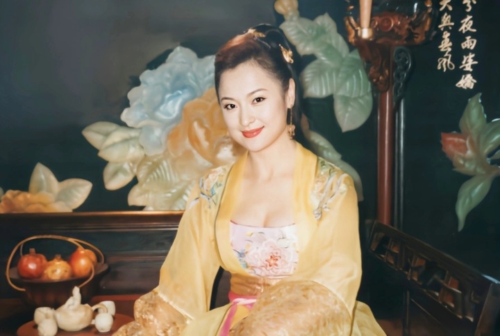 Cuộc sống tuổi U60 bên chồng tỷ phú của mỹ nhân gợi cảm nhất 'Thiên long bát bộ'- Ảnh 2. Cuộc sống tuổi U60 bên chồng tỷ phú của mỹ nhân gợi cảm nhất 'Thiên long bát bộ'- Ảnh 2.