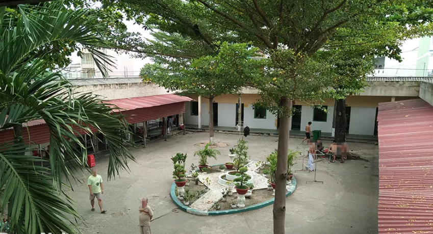 Cựu trưởng phòng thanh tra tỉnh được hưởng tình tiết giảm nhẹ nhờ ‘lá bùa’ vợ mua- Ảnh 2. Cựu trưởng phòng thanh tra tỉnh được hưởng tình tiết giảm nhẹ nhờ ‘lá bùa’ vợ mua- Ảnh 2.
