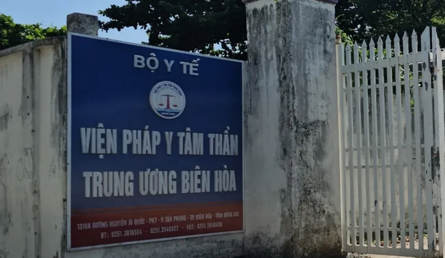 Cựu trưởng phòng thanh tra tỉnh được hưởng tình tiết giảm nhẹ nhờ ‘lá bùa’ vợ mua- Ảnh 1. Cựu trưởng phòng thanh tra tỉnh được hưởng tình tiết giảm nhẹ nhờ ‘lá bùa’ vợ mua- Ảnh 1.