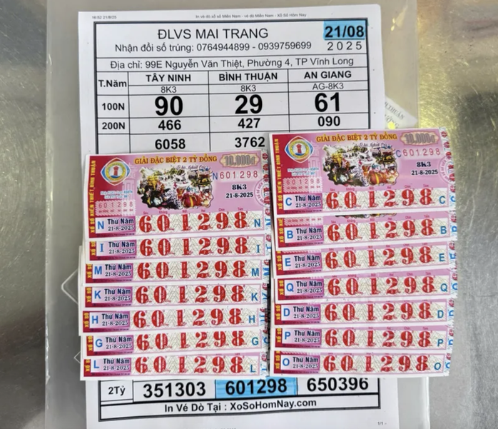 Mua vé số thường xuyên, 1 công nhân trúng 14 tờ giải độc đắc- Ảnh 1. Mua vé số thường xuyên, 1 công nhân trúng 14 tờ giải độc đắc- Ảnh 1.
