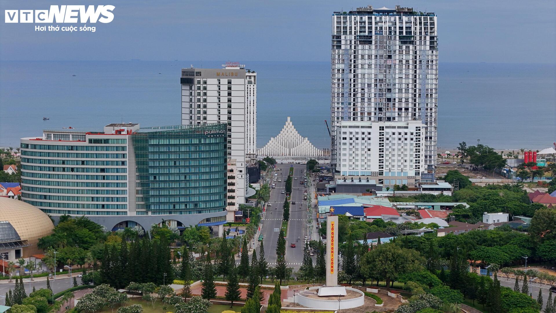 Tấp nập thi công bãi biển đẹp nhất Nam Bộ, sẵn sàng đón du khách dịp lễ 2/9- Ảnh 1. Tấp nập thi công bãi biển đẹp nhất Nam Bộ, sẵn sàng đón du khách dịp lễ 2/9- Ảnh 1.