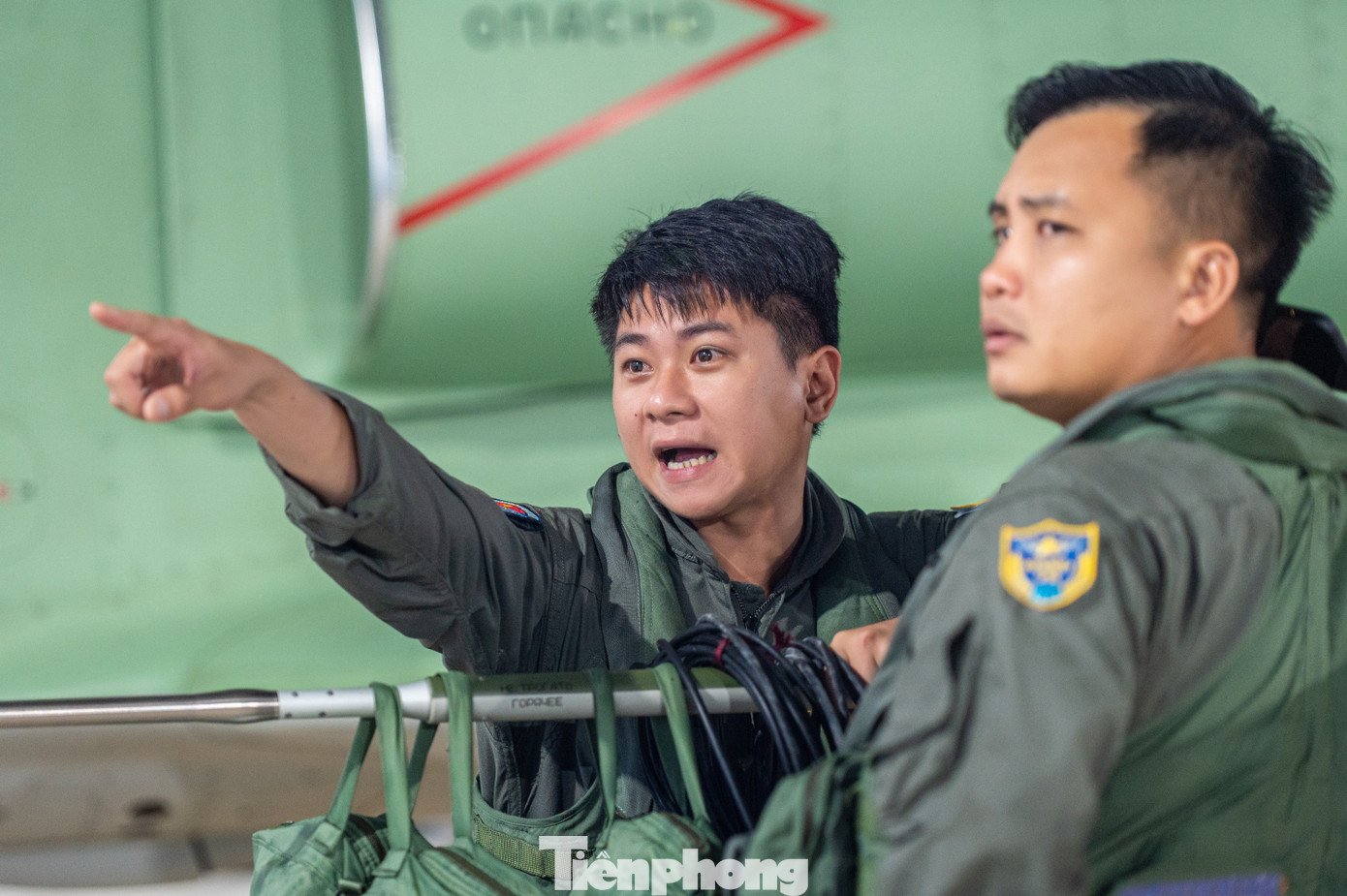 Biên đội tiêm kích sẵn sàng bay trên bầu trời Quảng trường Ba Đình- Ảnh 17. Biên đội tiêm kích sẵn sàng bay trên bầu trời Quảng trường Ba Đình- Ảnh 17.