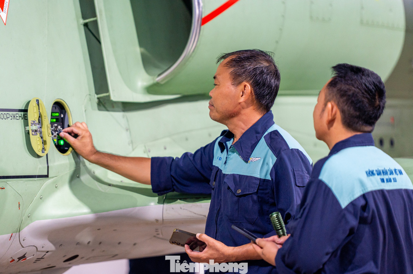 Biên đội tiêm kích sẵn sàng bay trên bầu trời Quảng trường Ba Đình- Ảnh 5. Biên đội tiêm kích sẵn sàng bay trên bầu trời Quảng trường Ba Đình- Ảnh 5.
