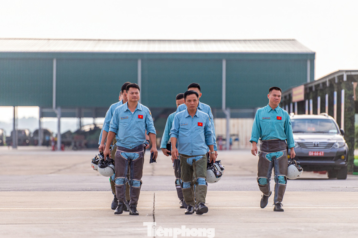 Biên đội tiêm kích sẵn sàng bay trên bầu trời Quảng trường Ba Đình- Ảnh 10. Biên đội tiêm kích sẵn sàng bay trên bầu trời Quảng trường Ba Đình- Ảnh 10.