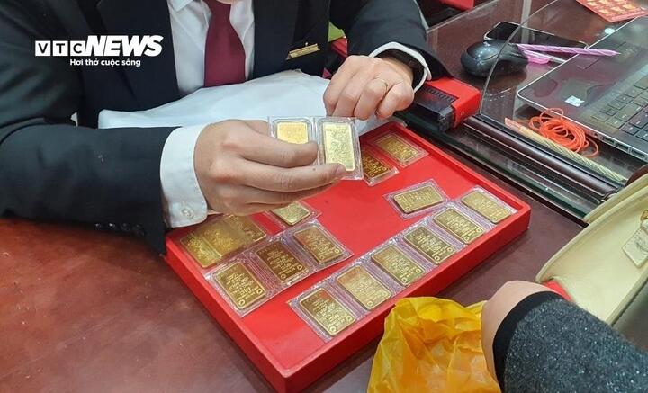 Giá vàng trong nước sẽ chinh phục đỉnh nào thời gian tới?- Ảnh 1. Giá vàng trong nước sẽ chinh phục đỉnh nào thời gian tới?- Ảnh 1.