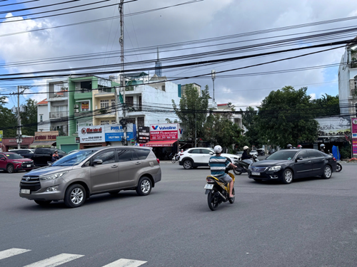 Thí điểm vùng khí thải thấp ở TP HCM: Xe nào bị hạn chế?- Ảnh 1. Thí điểm vùng khí thải thấp ở TP HCM: Xe nào bị hạn chế?- Ảnh 1.