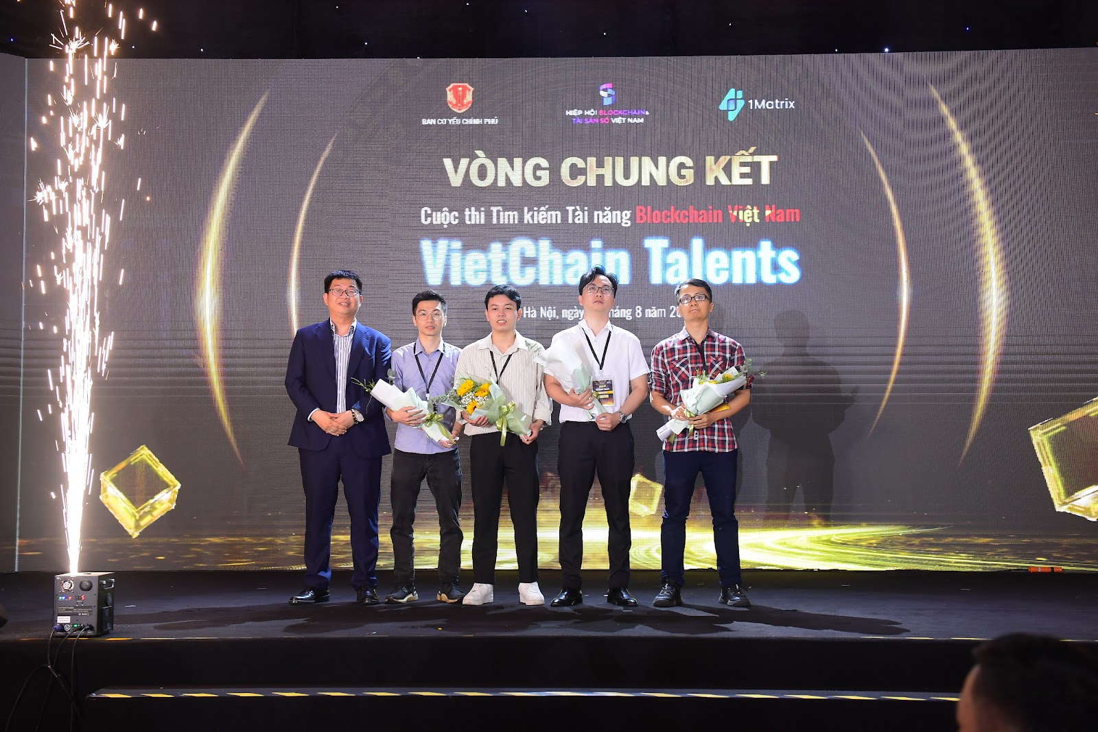 Lộ diện những gương mặt giành được giải thưởng 'khủng' về blockchain trị giá 3,5 tỷ đồng- Ảnh 8.