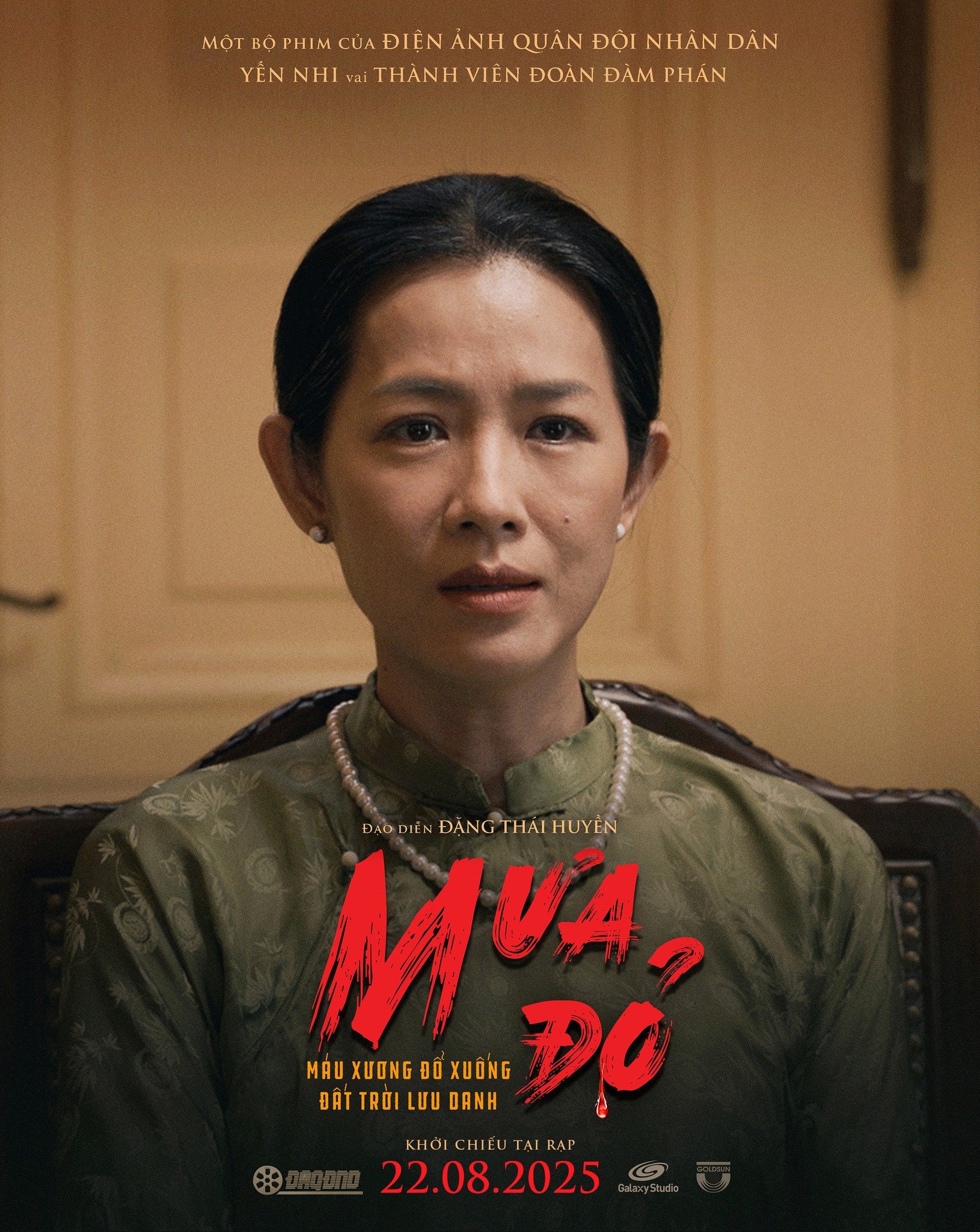 Nữ diễn viên 47 tuổi mặc áo dài quá đẹp trong Mưa Đỏ, đơn giản nhưng đầy cảm xúc- Ảnh 18. Nữ diễn viên 47 tuổi mặc áo dài quá đẹp trong Mưa Đỏ, đơn giản nhưng đầy cảm xúc- Ảnh 18.