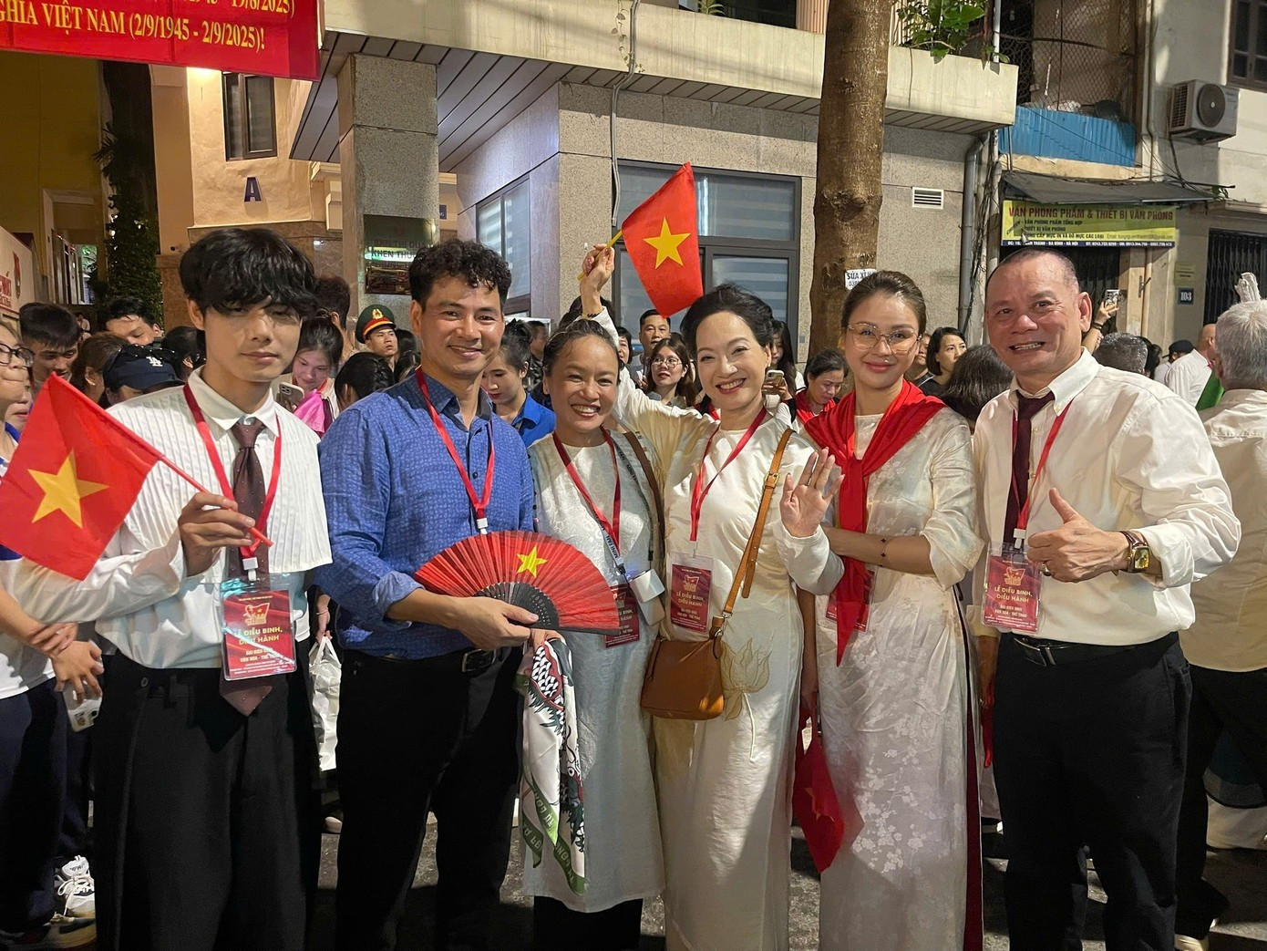 Người hot hơn cả dàn sao trong buổi tổng hợp luyện lần 2- Ảnh 5. Người hot hơn cả dàn sao trong buổi tổng hợp luyện lần 2- Ảnh 5.