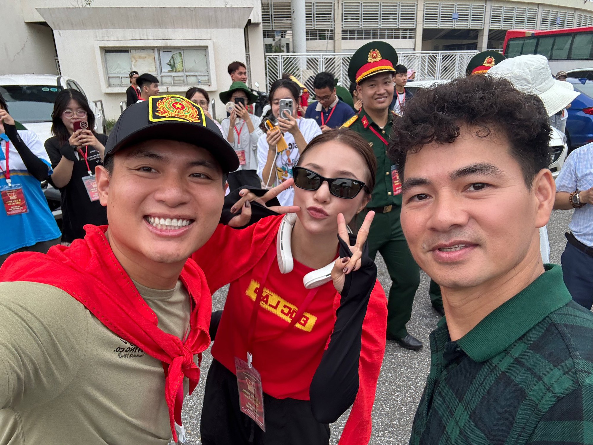 Người hot hơn cả dàn sao trong buổi tổng hợp luyện lần 2- Ảnh 3. Người hot hơn cả dàn sao trong buổi tổng hợp luyện lần 2- Ảnh 3.