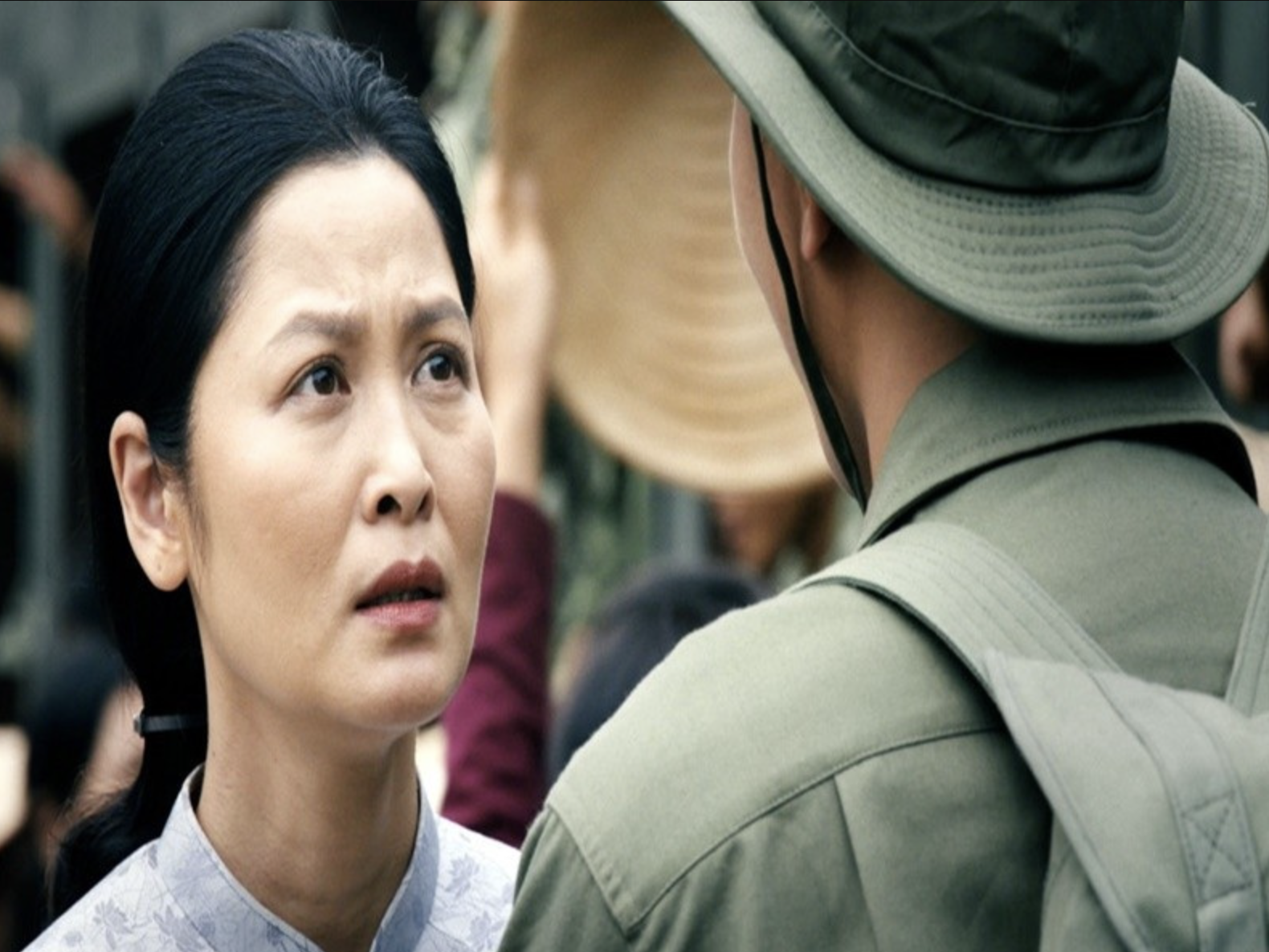 Nữ diễn viên 47 tuổi mặc áo dài quá đẹp trong Mưa Đỏ, đơn giản nhưng đầy cảm xúc- Ảnh 2. Nữ diễn viên 47 tuổi mặc áo dài quá đẹp trong Mưa Đỏ, đơn giản nhưng đầy cảm xúc- Ảnh 2.
