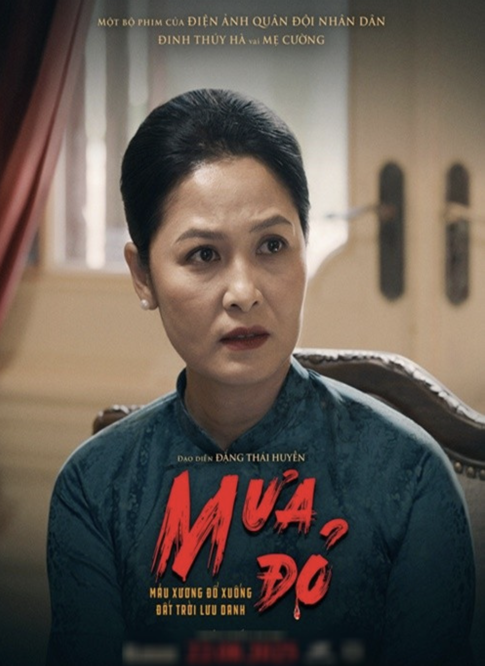 Nữ diễn viên 47 tuổi mặc áo dài quá đẹp trong Mưa Đỏ, đơn giản nhưng đầy cảm xúc- Ảnh 1. Nữ diễn viên 47 tuổi mặc áo dài quá đẹp trong Mưa Đỏ, đơn giản nhưng đầy cảm xúc- Ảnh 1.