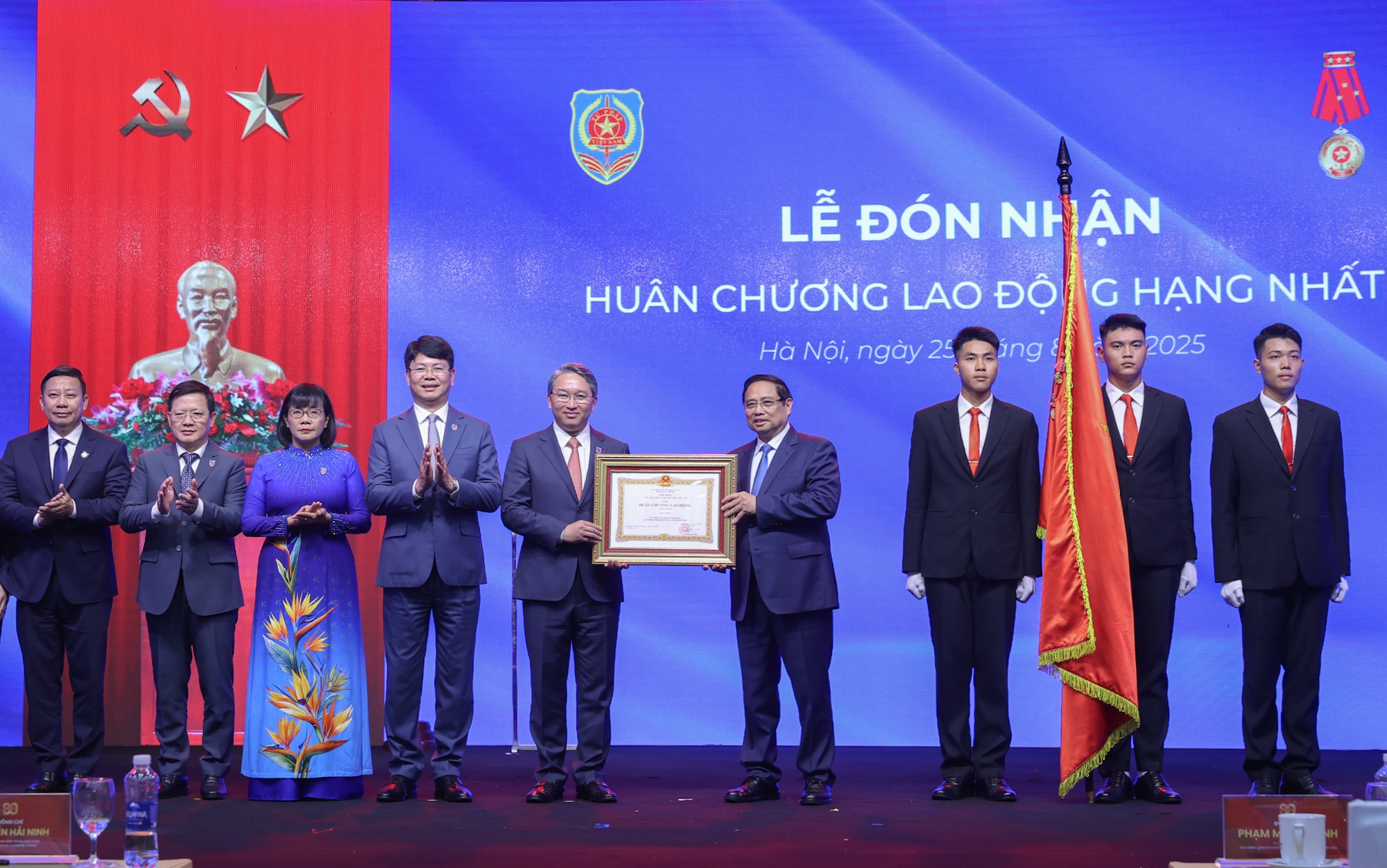 Thủ tướng: Thể chế thông thoáng nhưng cần ngăn chặn "trục lợi chính sách"- Ảnh 3. Thủ tướng: Thể chế thông thoáng nhưng cần ngăn chặn "trục lợi chính sách"- Ảnh 3.