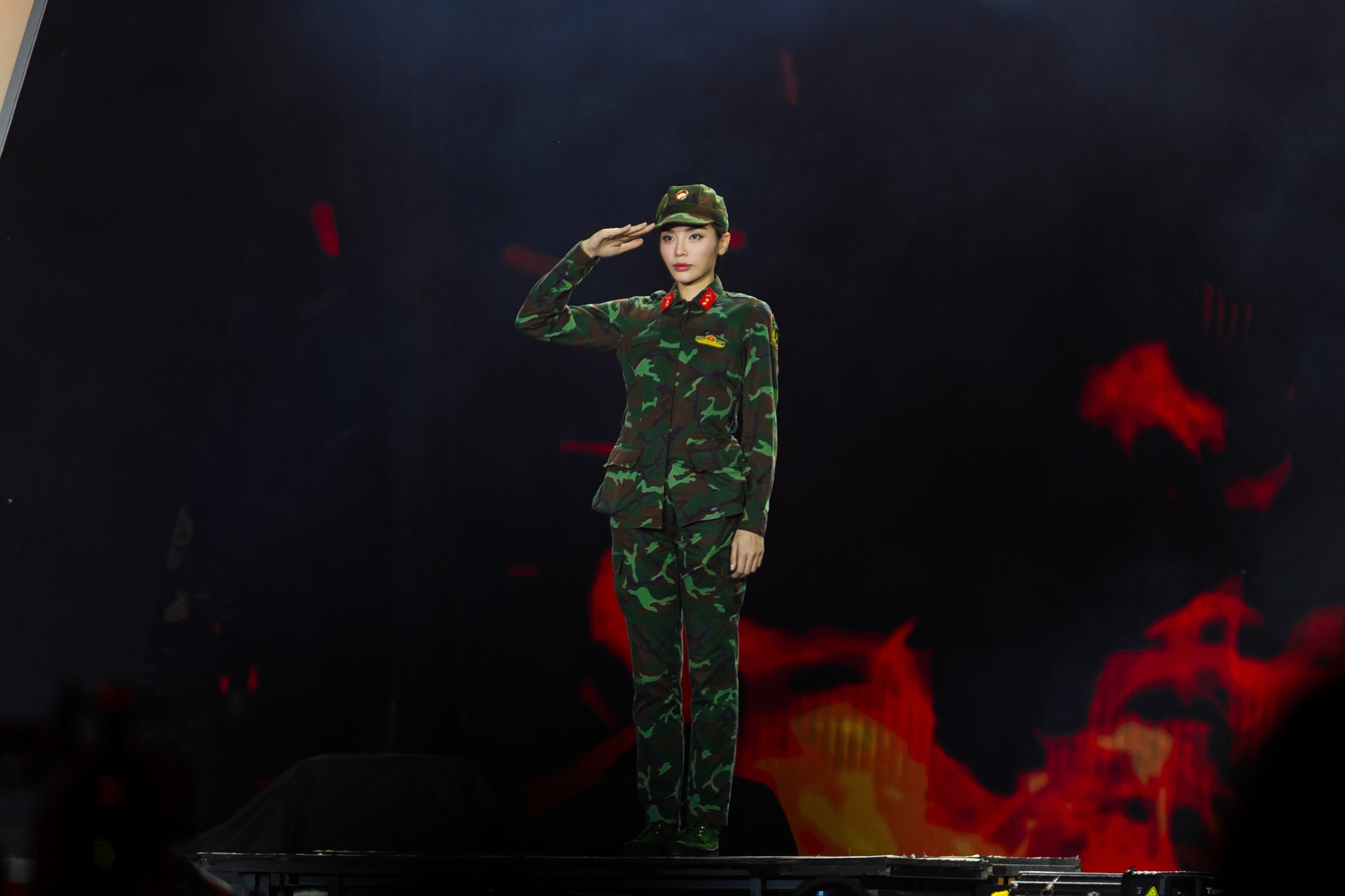 Chưa bao giờ thấy Hoa hậu Kỳ Duyên như thế này, nhìn mà thót tim!- Ảnh 3.
