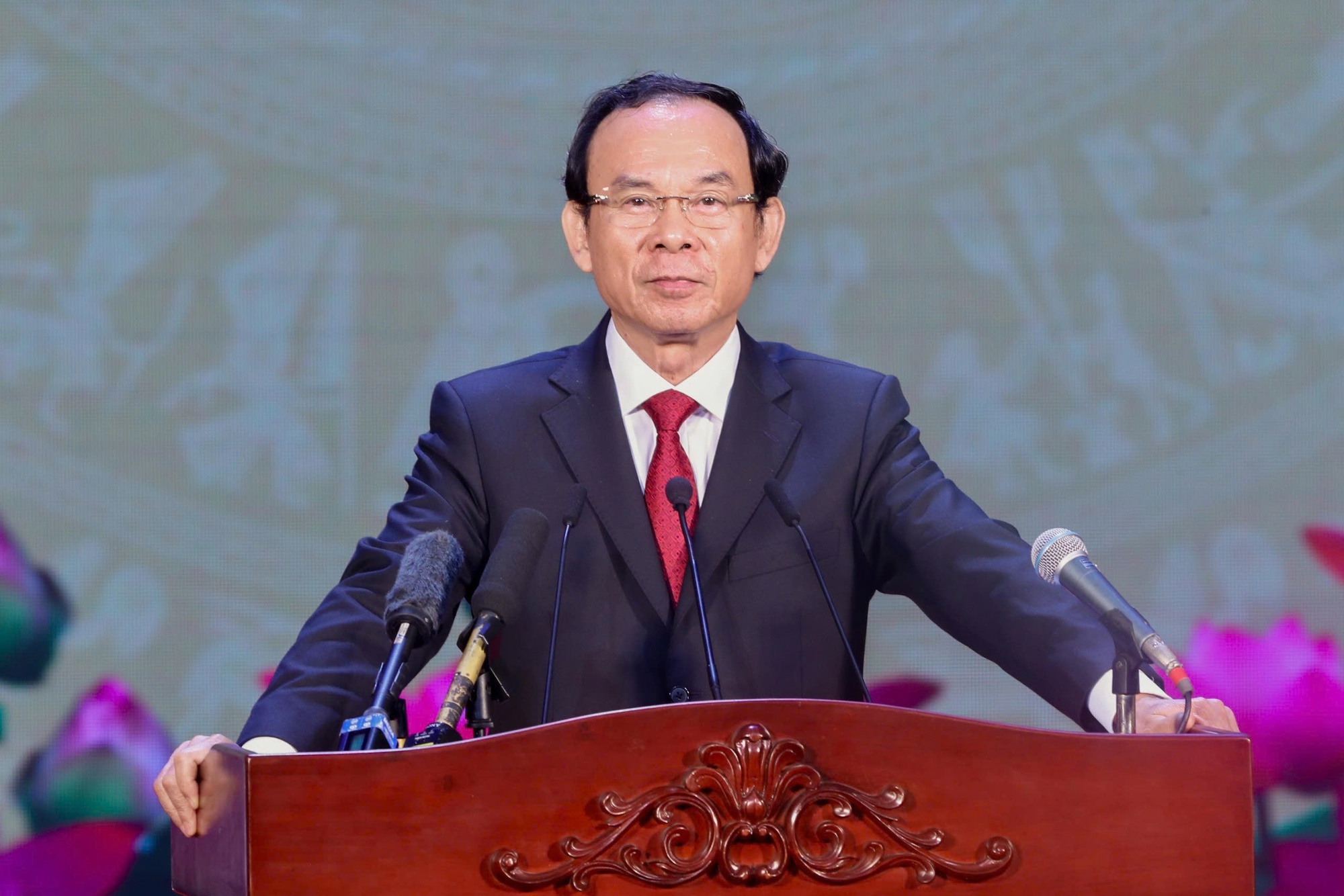 Ông Nguyễn Văn Nên thôi giữ chức Bí thư Thành ủy TP HCM để nhận nhiệm vụ mới- Ảnh 1. Ông Nguyễn Văn Nên thôi giữ chức Bí thư Thành ủy TP HCM để nhận nhiệm vụ mới- Ảnh 1.