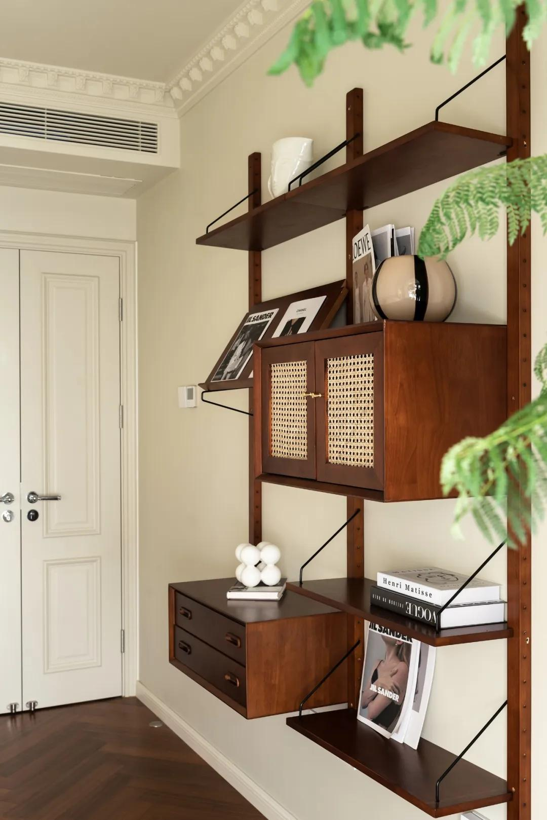 Ngôi nhà 100m² của cặp vợ chồng trung niên: Chi hơn 2 tỷ đồng biến căn hộ cũ thành “Thành phố hoa” ngay trong nhà- Ảnh 12. Ngôi nhà 100m² của cặp vợ chồng trung niên: Chi hơn 2 tỷ đồng biến căn hộ cũ thành “Thành phố hoa” ngay trong nhà- Ảnh 12.