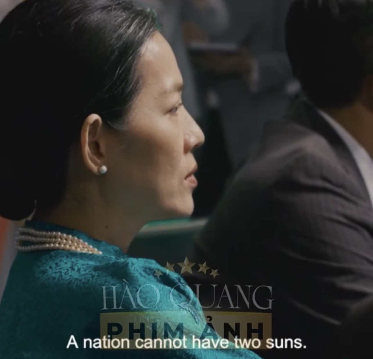 Nữ diễn viên 47 tuổi mặc áo dài quá đẹp trong Mưa Đỏ, đơn giản nhưng đầy cảm xúc- Ảnh 20. Nữ diễn viên 47 tuổi mặc áo dài quá đẹp trong Mưa Đỏ, đơn giản nhưng đầy cảm xúc- Ảnh 20.