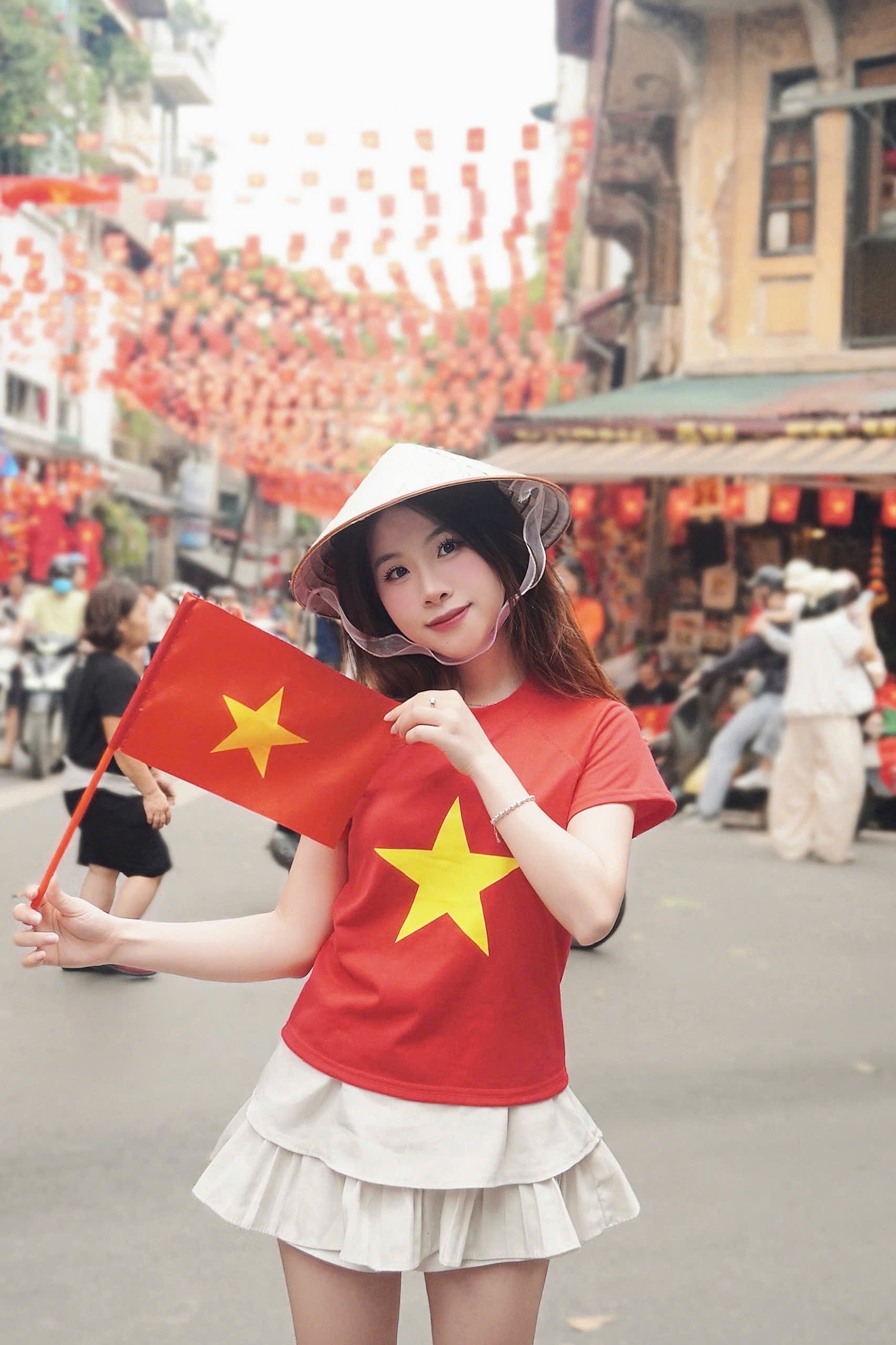 Hàng Mã đẹp rung chuyển mọi giác quan, tiểu thương bán hàng full công suất không kịp thở, 1m2 có 100 nụ cười rực rỡ- Ảnh 4. Hàng Mã đẹp rung chuyển mọi giác quan, tiểu thương bán hàng full công suất không kịp thở, 1m2 có 100 nụ cười rực rỡ- Ảnh 4.