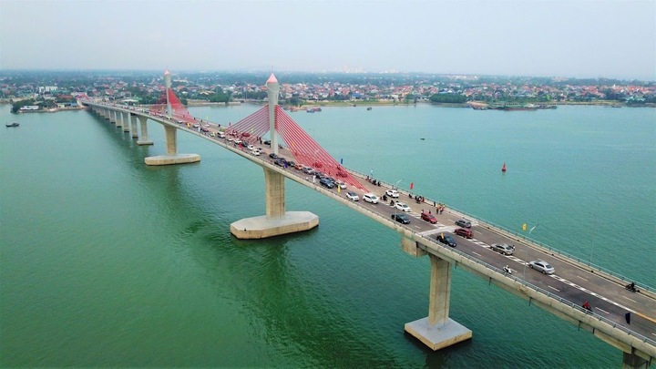 Bão số 5 cách các tỉnh miền Trung khoảng 100km, gấp rút di dời hàng nghìn người dân đến nơi an toàn- Ảnh 22. Bão số 5 cách các tỉnh miền Trung khoảng 100km, gấp rút di dời hàng nghìn người dân đến nơi an toàn- Ảnh 22.