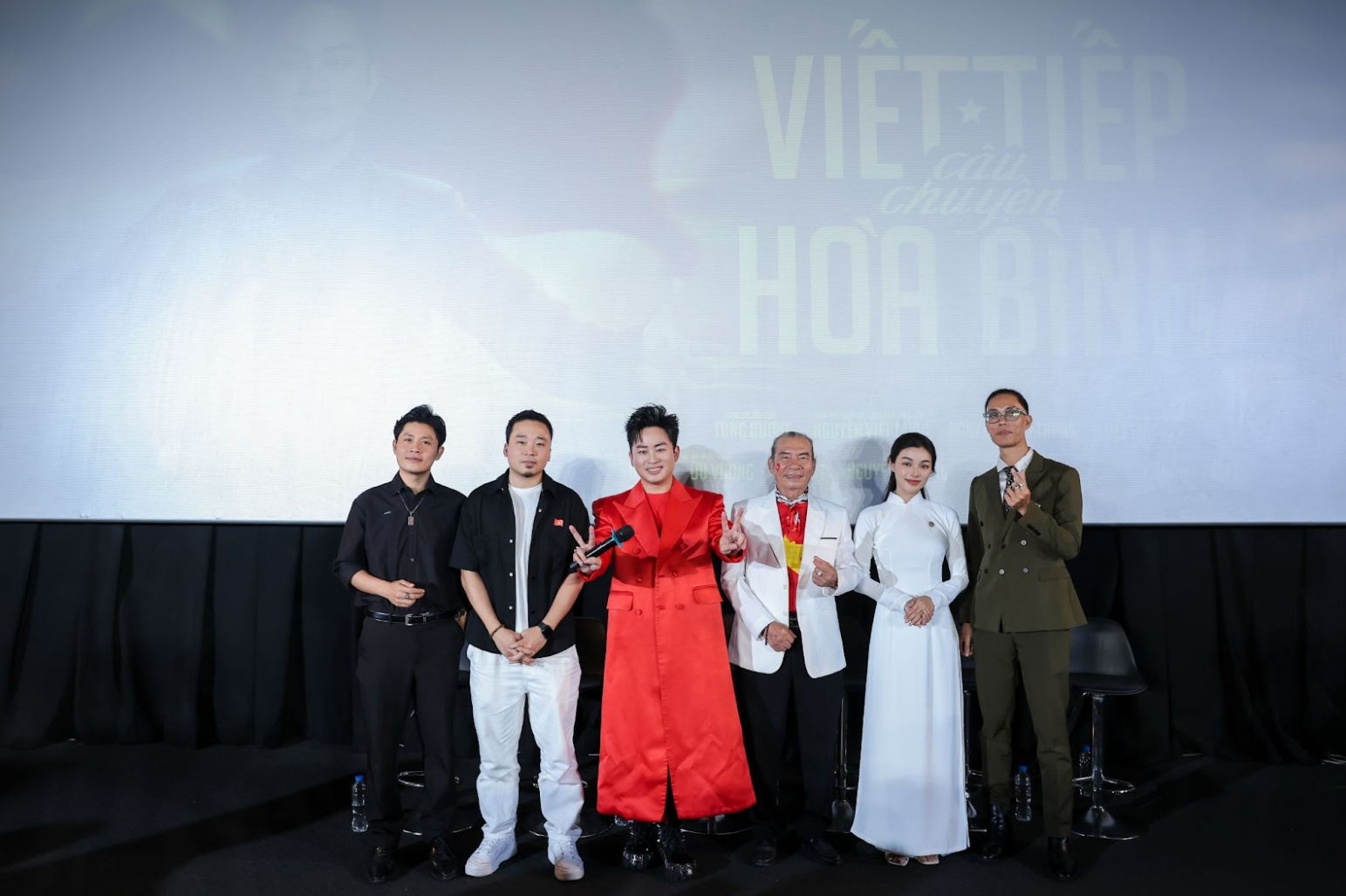 Tùng Dương mạnh tay đầu tư MV mới cho bài hát tỷ view, tái hiện khoảnh khắc bùng nổ trước 50.000 khán giả tại concert Quốc gia- Ảnh 3. Tùng Dương mạnh tay đầu tư MV mới cho bài hát tỷ view, tái hiện khoảnh khắc bùng nổ trước 50.000 khán giả tại concert Quốc gia- Ảnh 3.