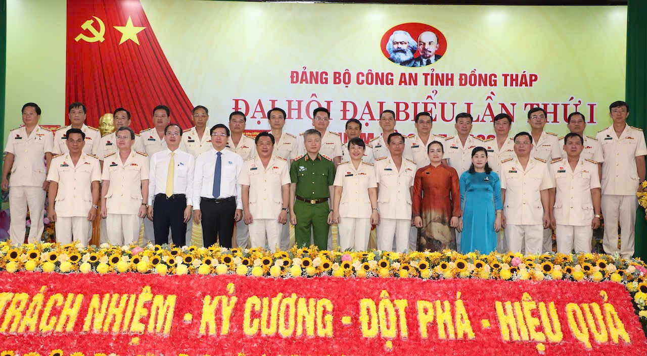 Thiếu tướng Lâm Phước Nguyên giữ chức Bí thư Đảng ủy Công an tỉnh Đồng Tháp- Ảnh 4.