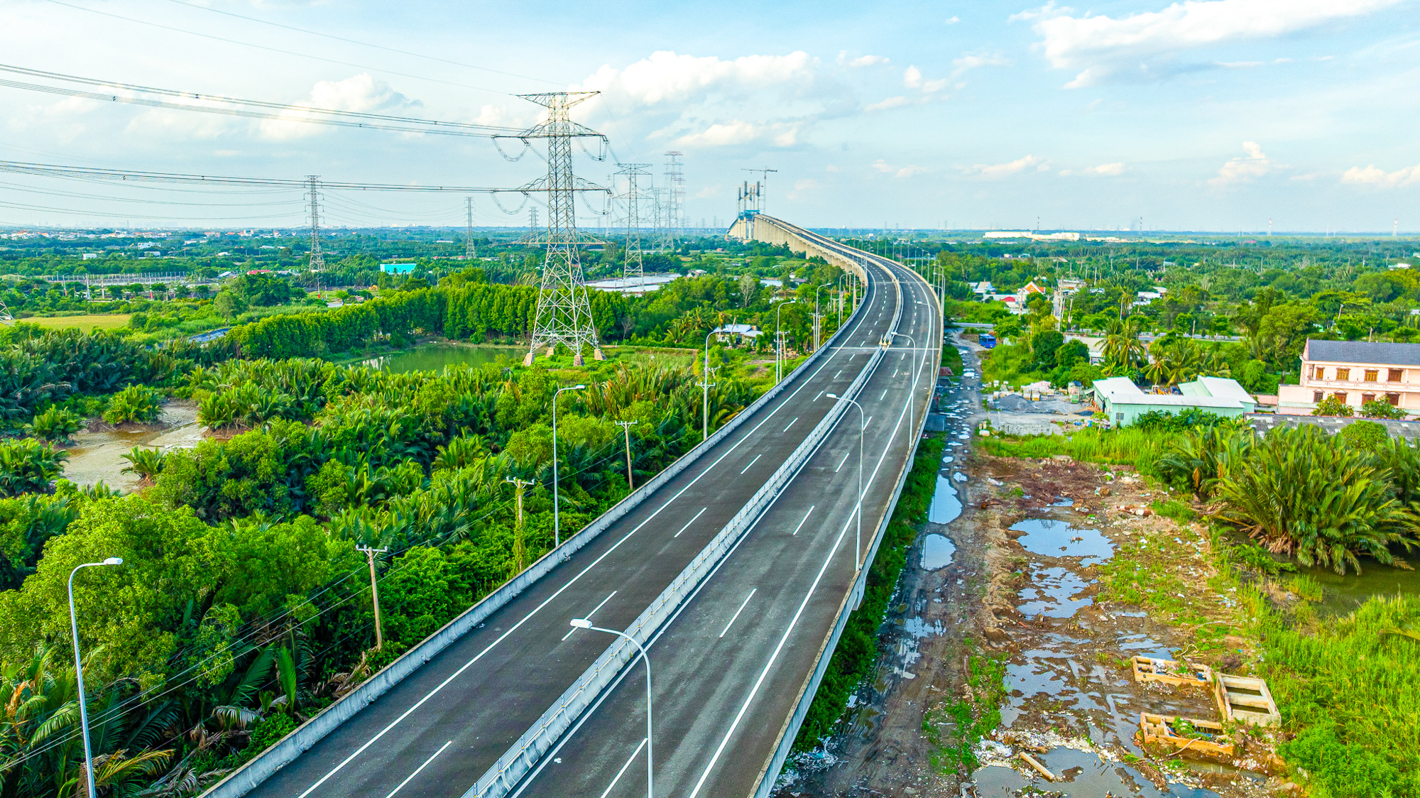 Ngắm cầu dây văng cao nhất Việt Nam sắp thông xe, siêu dự án 9 tỷ USD của tỷ phú Phạm Nhật Vượng được hưởng lợi- Ảnh 10.