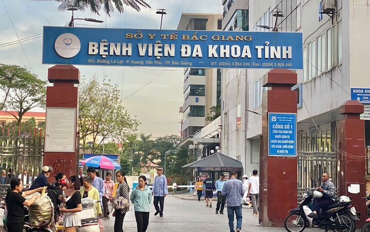 Sở Y tế Bắc Ninh yêu cầu làm rõ vụ xe cứu thương đi 200km thu 21 triệu đồng- Ảnh 1. Sở Y tế Bắc Ninh yêu cầu làm rõ vụ xe cứu thương đi 200km thu 21 triệu đồng- Ảnh 1.