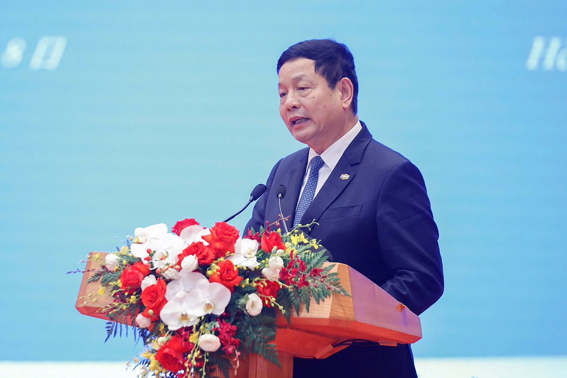 Ông Trương Gia Bình nhận nhiệm vụ từ Thủ tướng, cổ phiếu FPT lấy lại mốc 100.000 đồng tròn trĩnh- Ảnh 1.