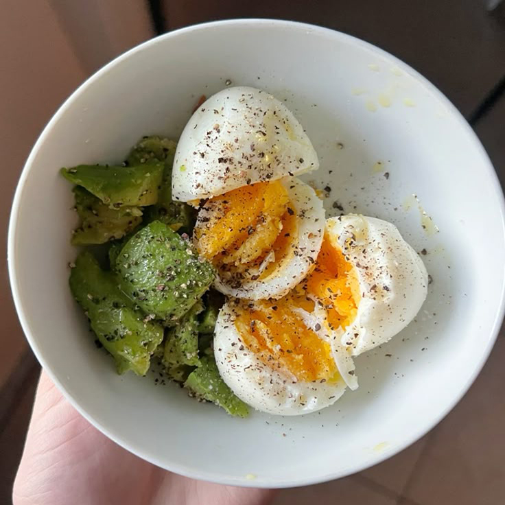 6 thực phẩm chứa cả "kho" biotin, giúp chị em tiền mãn kinh thoát khỏi nỗi lo rụng tóc, kích thích tóc con "mọc tua tủa"- Ảnh 2.