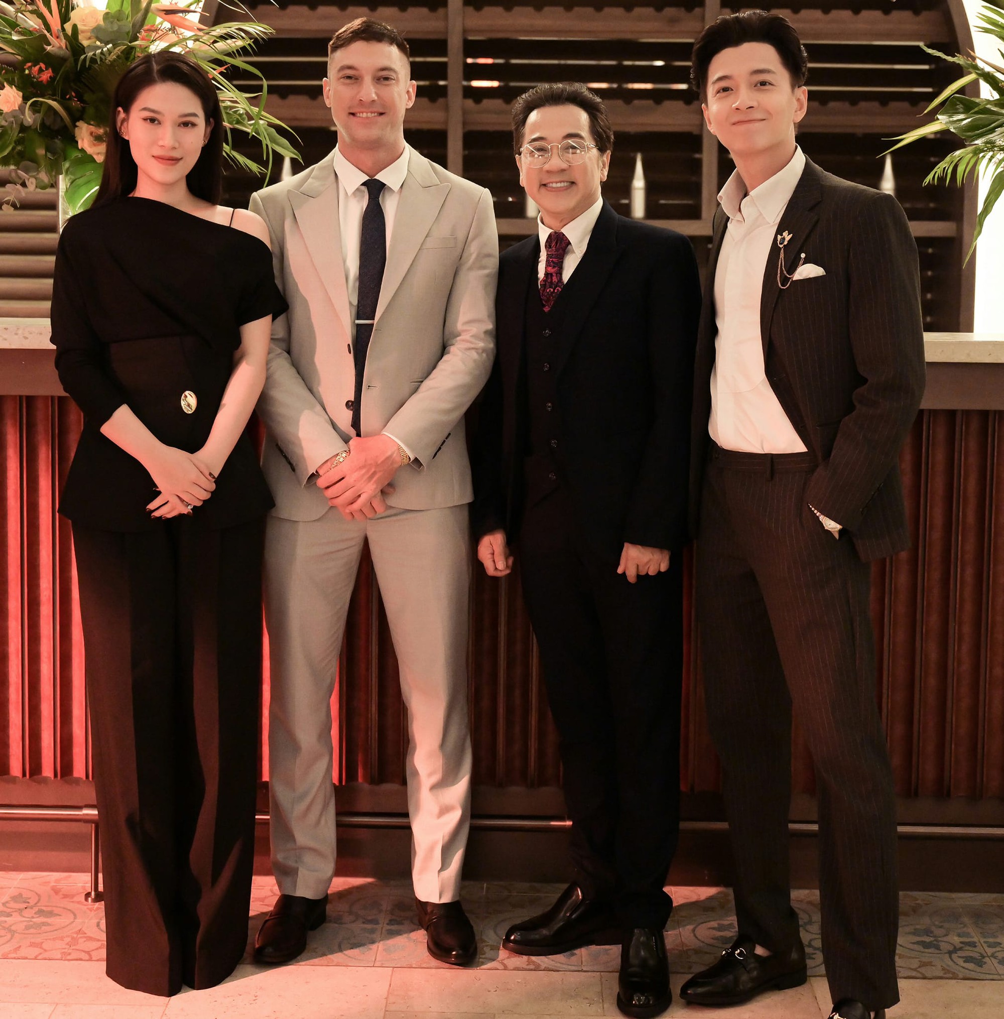 Nam thần người Mỹ đẹp nhất Mưa Đỏ: Cựu cảnh sát visual đỉnh nóc kịch trần, mê Việt Nam suốt 8 năm không chịu về nước- Ảnh 4.