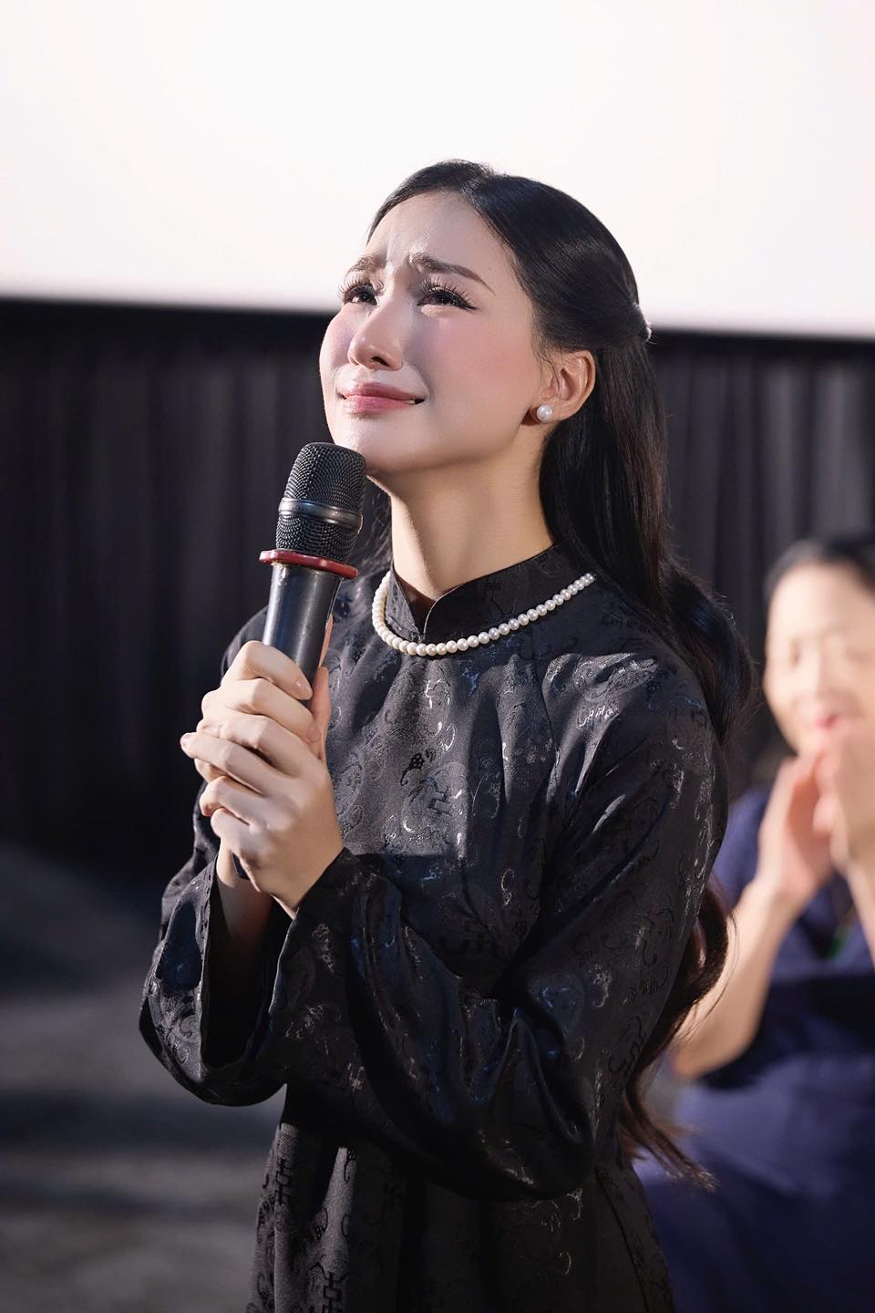 Chuyện “tâm linh” xảy ra ở Nghĩa trang Trường Sơn lúc quay MV Chuyện “tâm linh” xảy ra ở Nghĩa trang Trường Sơn lúc quay MV