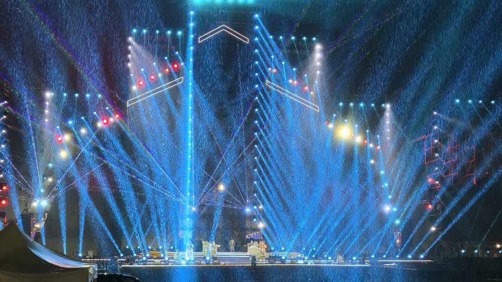 Mưa trắng trời trước giờ concert quốc gia khiến cả ngàn người chờ lấy vé, Cục trưởng Xuân Bắc nói 1 câu nghe mà xót- Ảnh 5.
