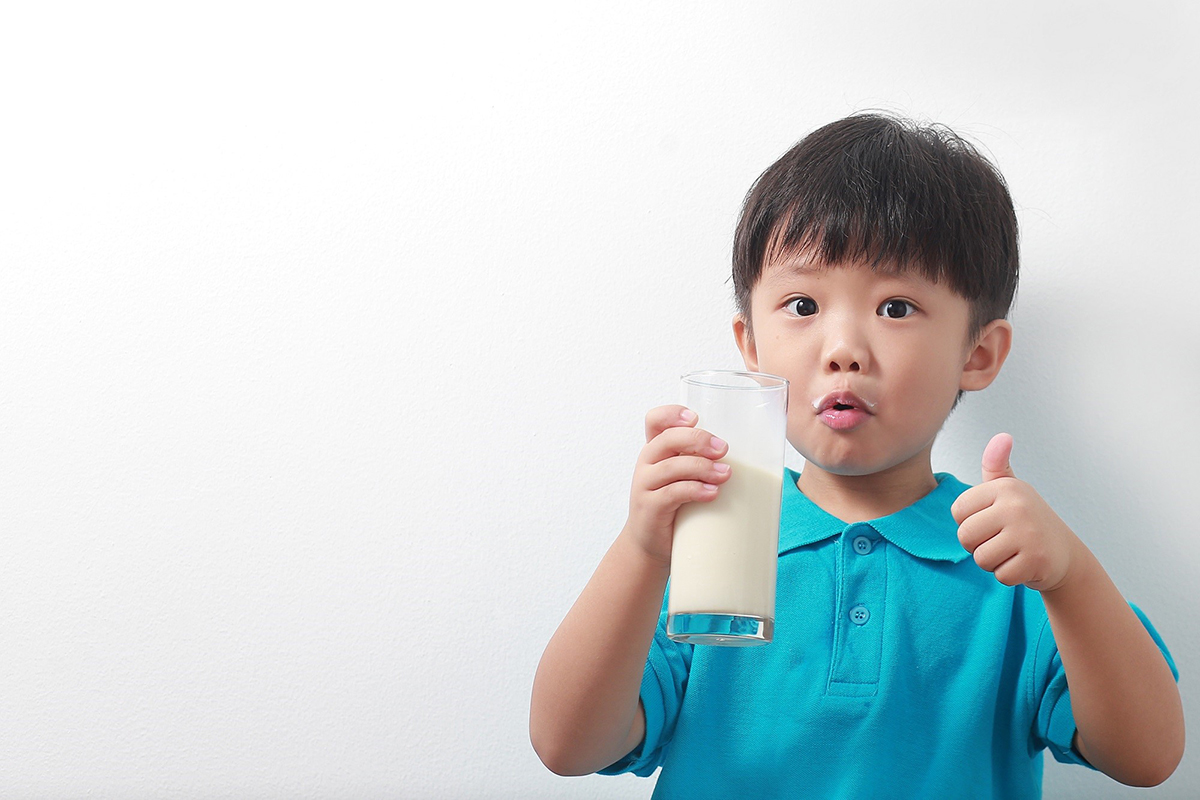 Nhiều cha mẹ Việt bị mơ hồ khi dùng thực phẩm bổ sung dạng sữa cho con: Cần lưu ý gì khi sử dụng?- Ảnh 2.