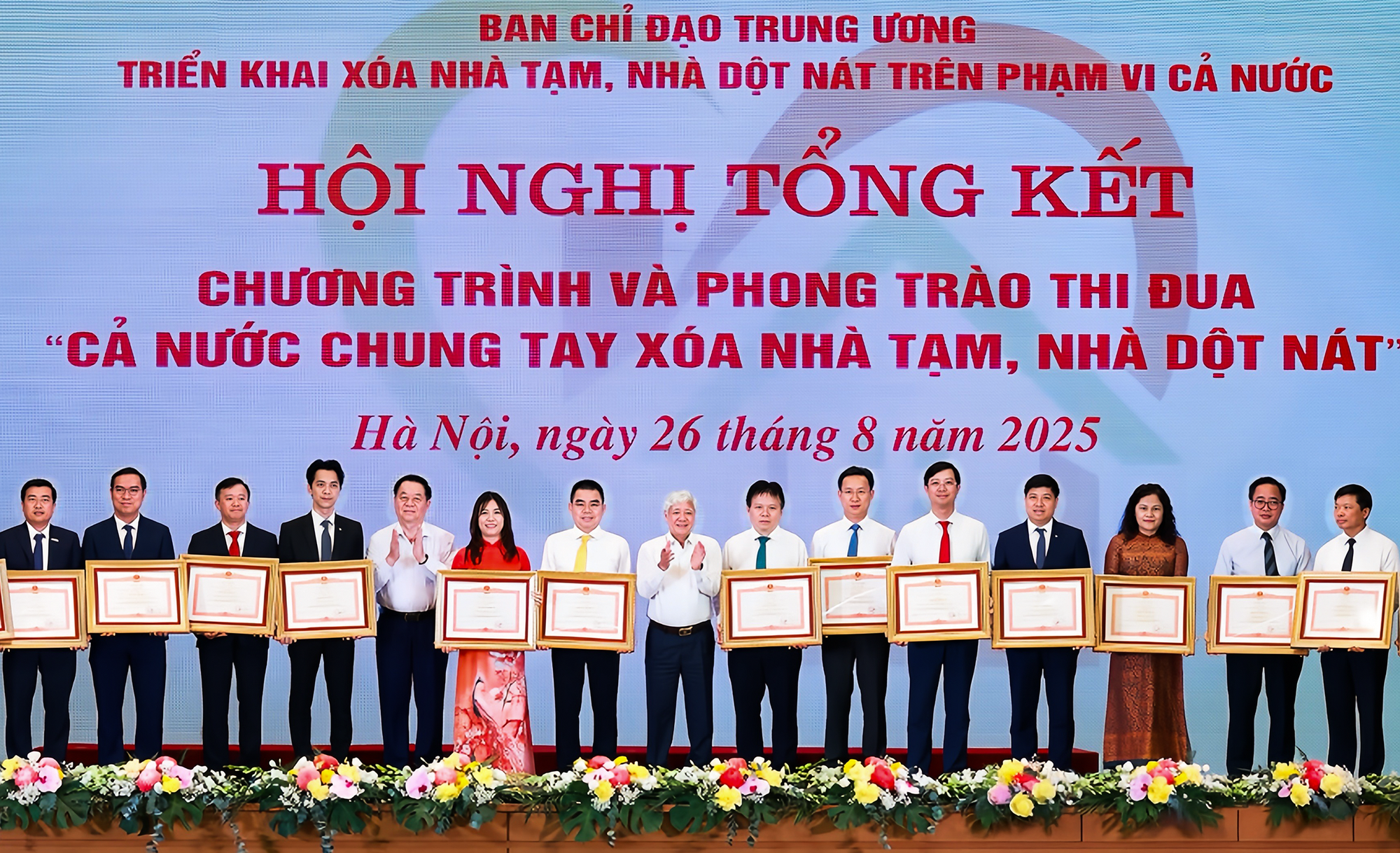 HDBank nhận bằng khen của Thủ tướng vì đóng góp tích cực trong chương trình xóa nhà tạm, dột nát- Ảnh 1.