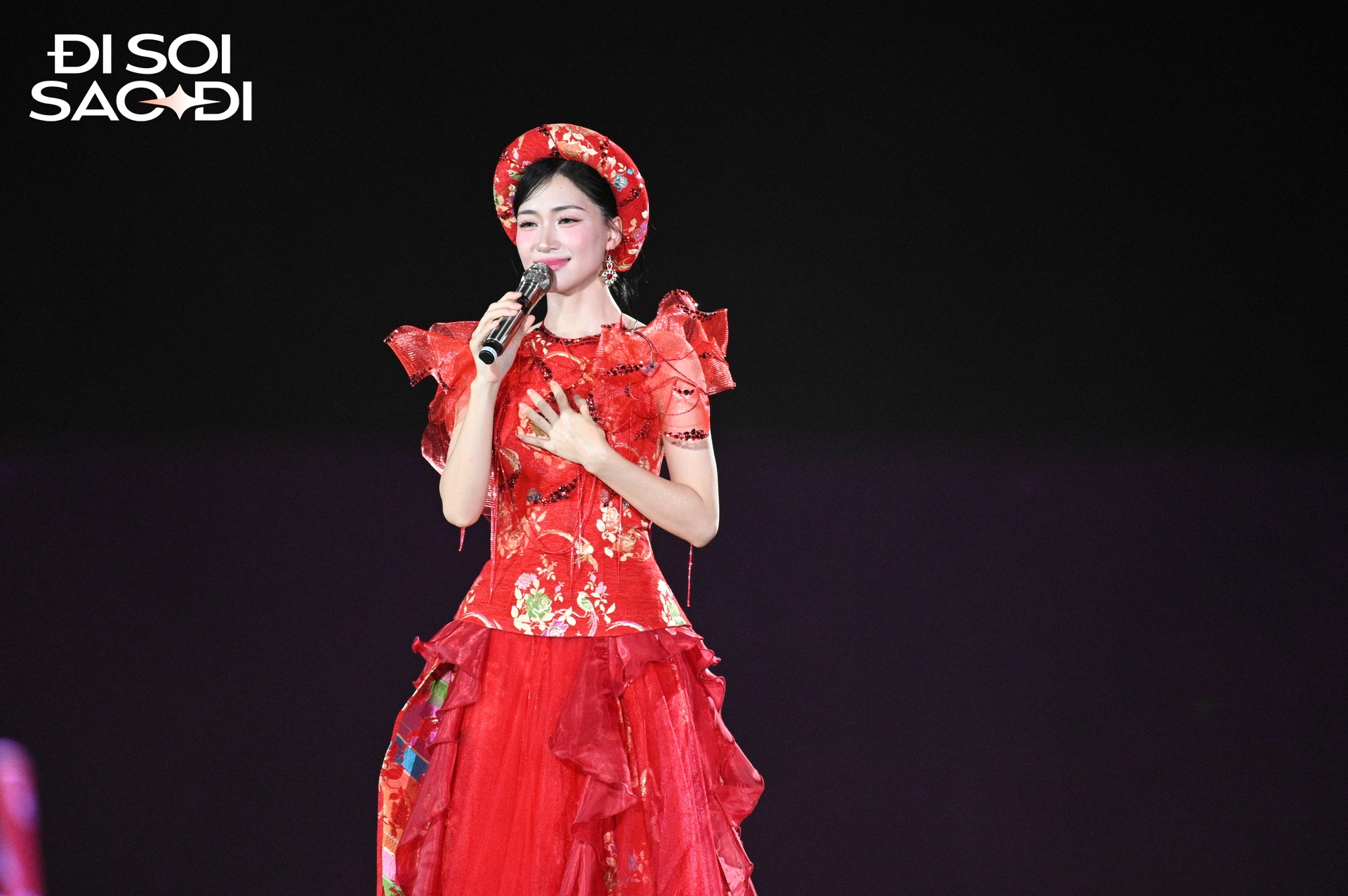 Nữ ca sĩ đắt show nhất dịp Đại lễ 2/9: Bay ra bay vào xuyên Bắc - Nam, lịch trình kín mít vẫn kịp ra MV mới đạt thành tích toàn cầu- Ảnh 6.